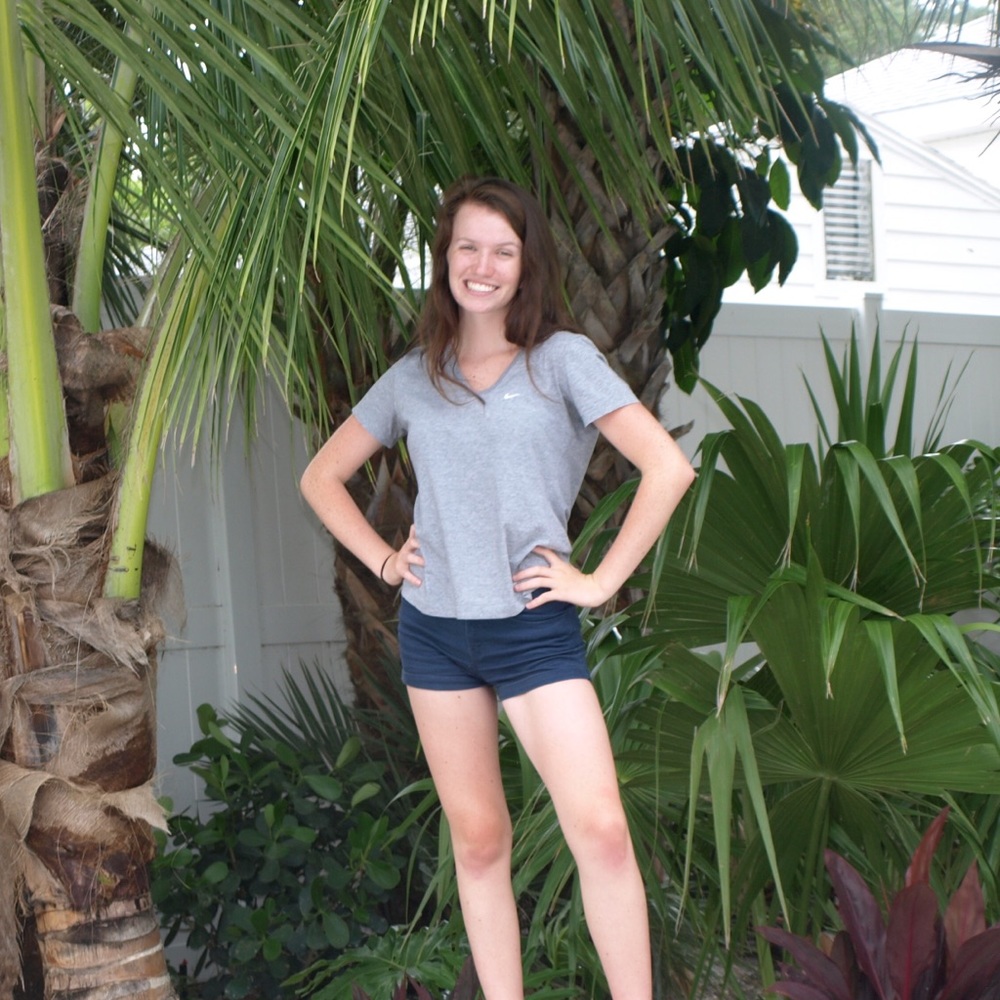 Meet your Posher, Lauren